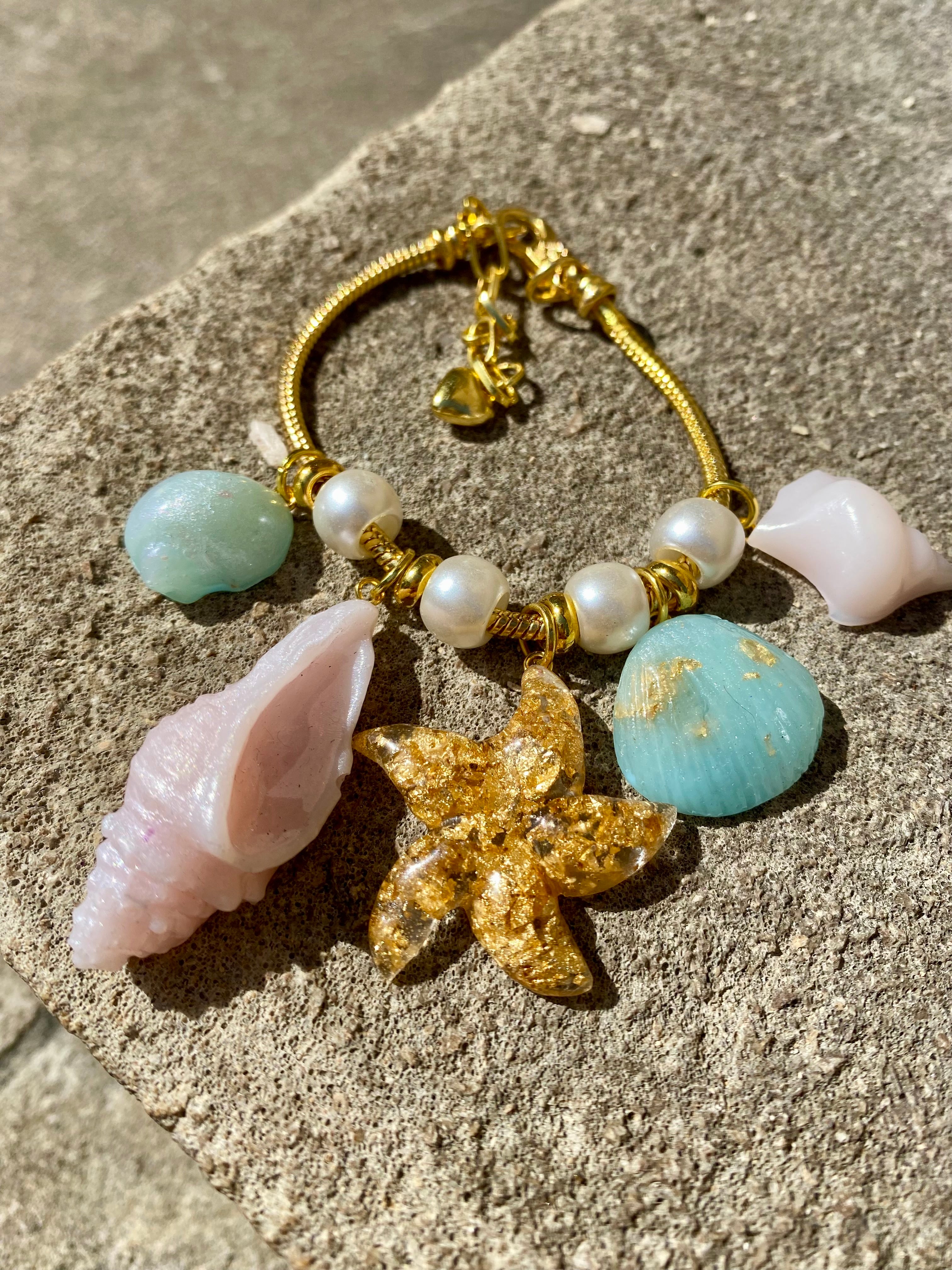 Resin Seashell Charm Bracelet