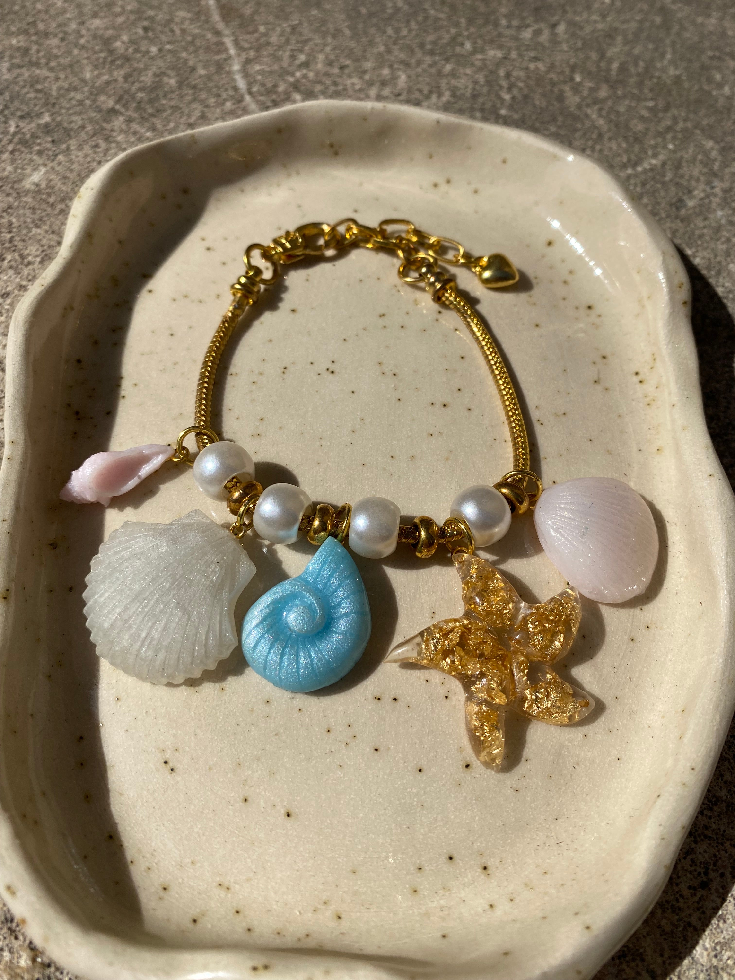 Resin Seashell Charm Bracelet