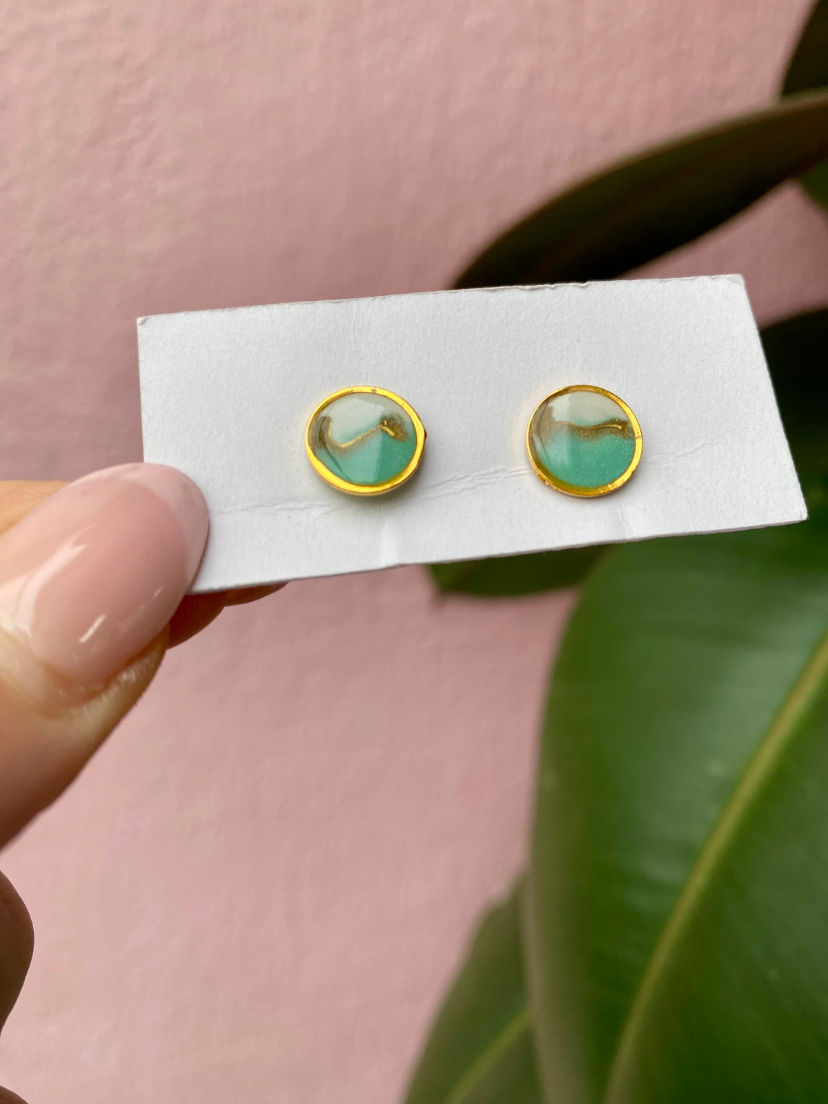 Resin Studs