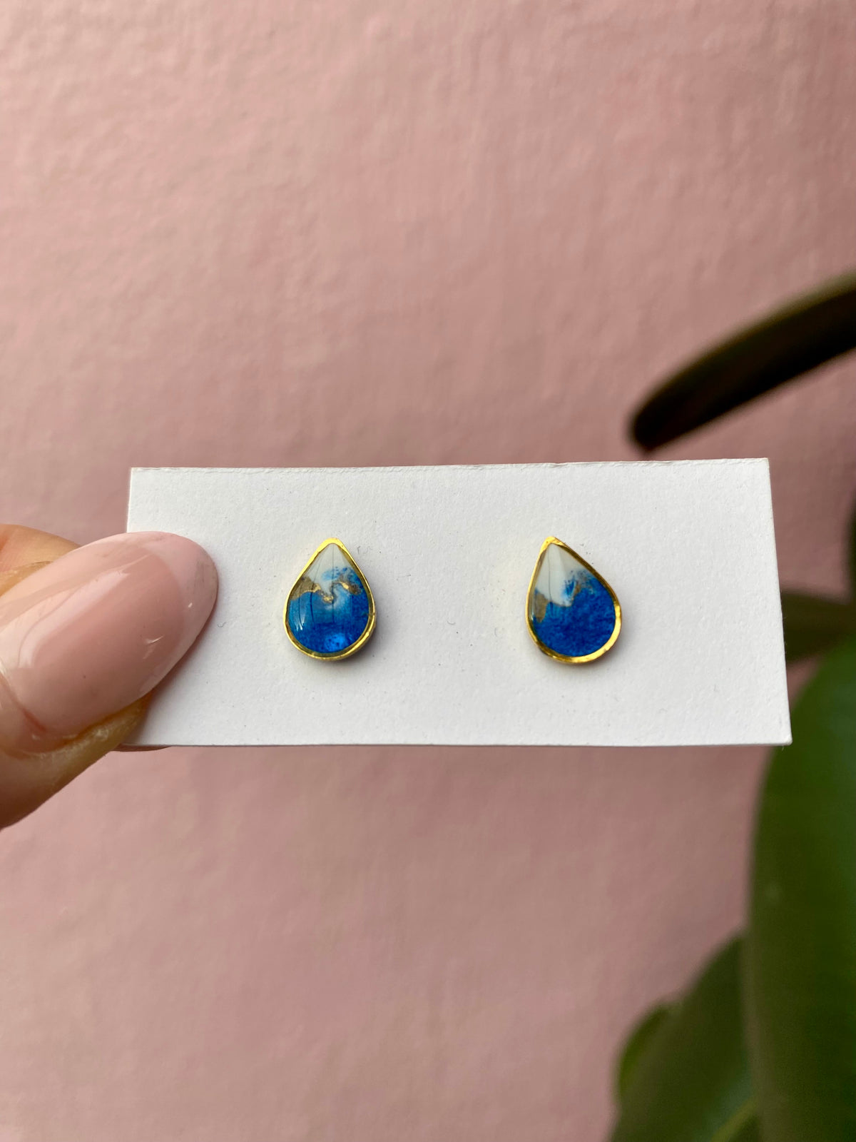 Resin Studs