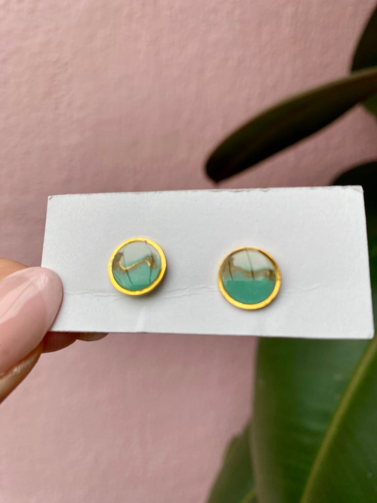 Resin Studs