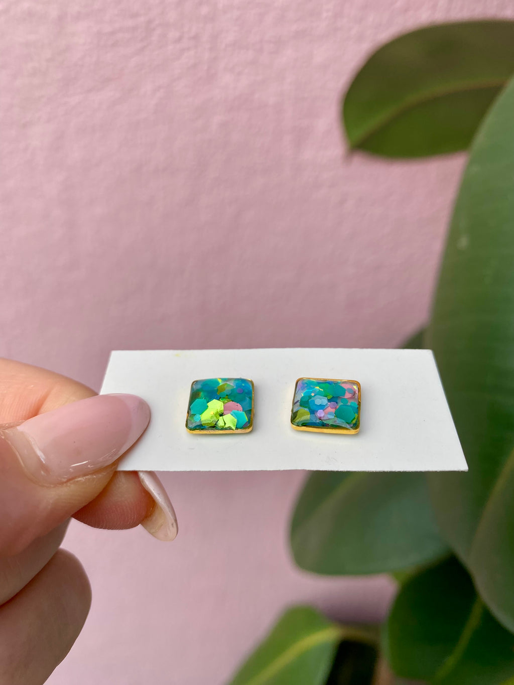 Resin Studs