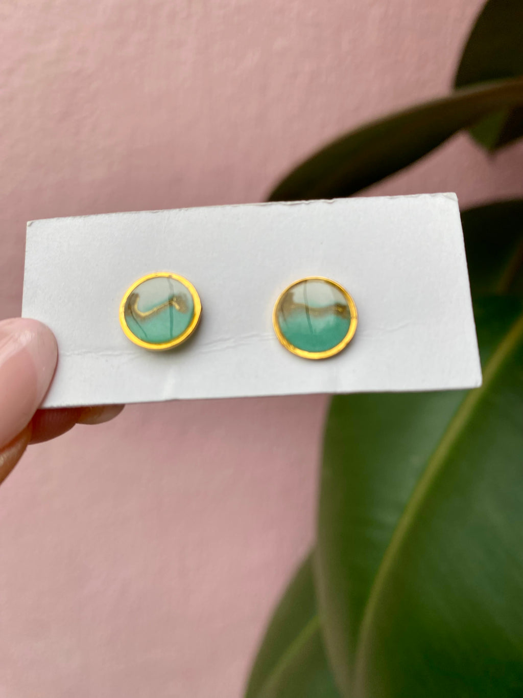 Resin Studs