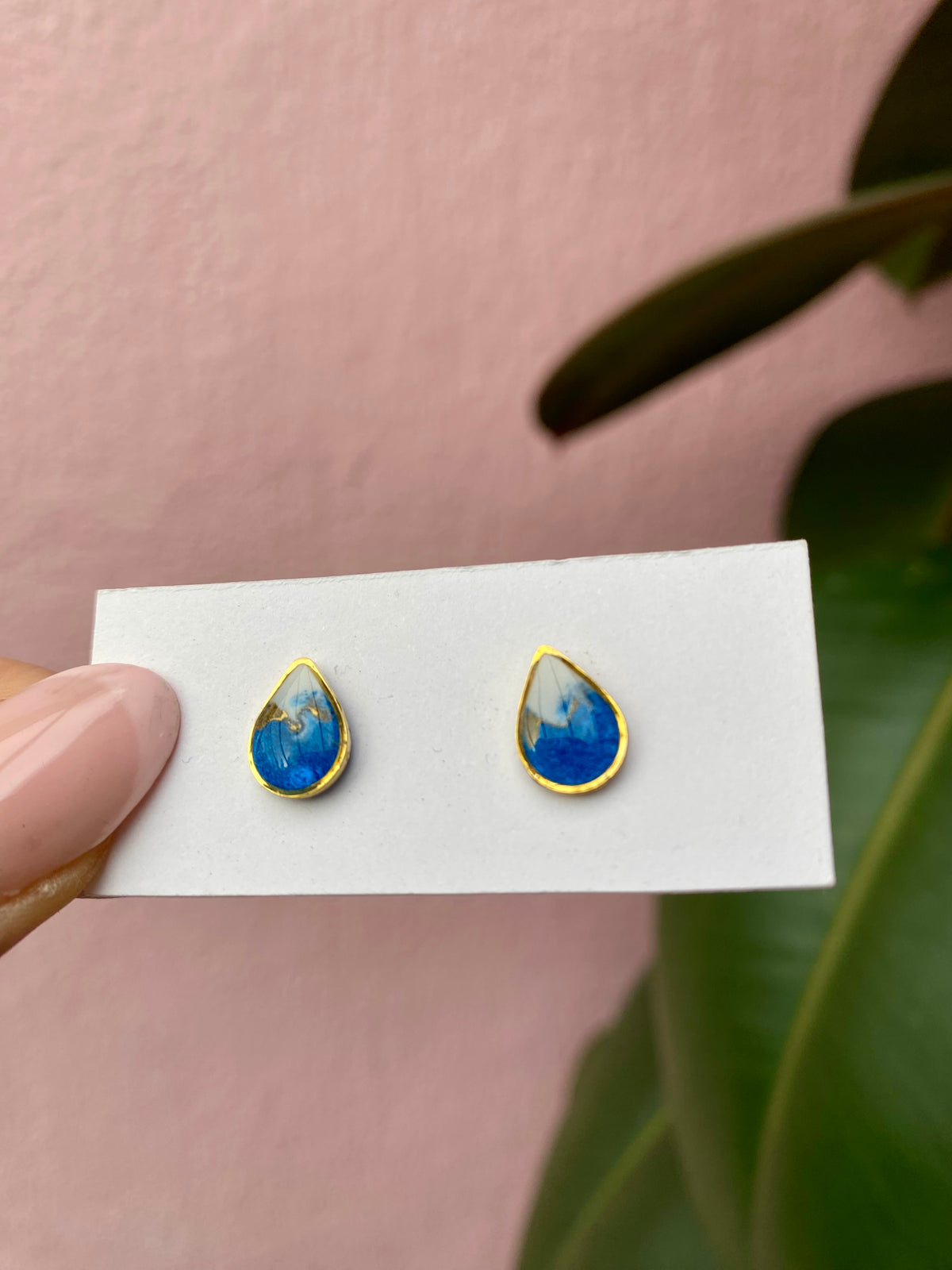 Resin Studs